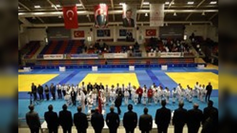 Karabük'te Ju Jitsu Çocuklar Şampiyonası Başladı: 18 ilden 260 Sporcu Katıldı