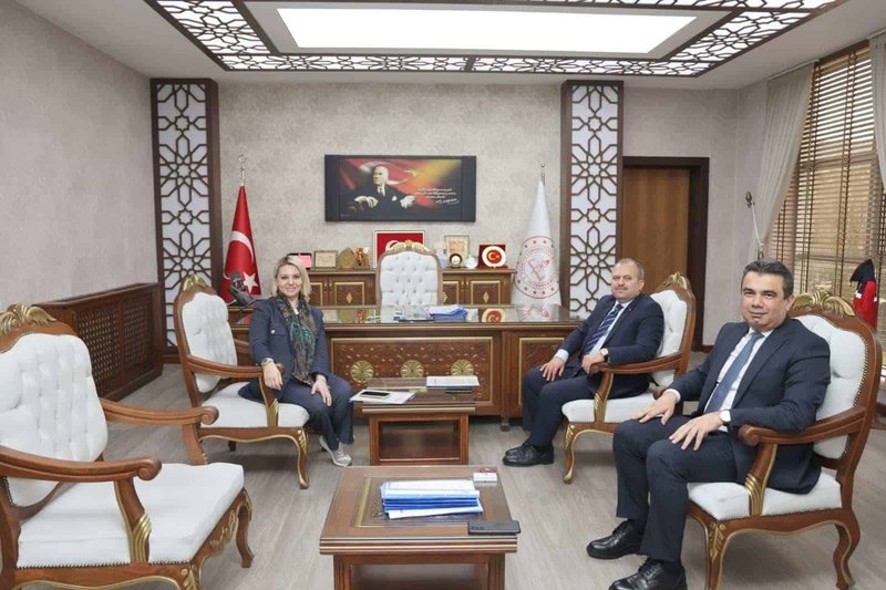 Kastamonu Milletvekilleri, İl Milli Eğitim Müdürü'nü Ziyaret Etti: Eğitimde Türkiye Yüzyılı Modeli Değerlendirildi - Görsel 2