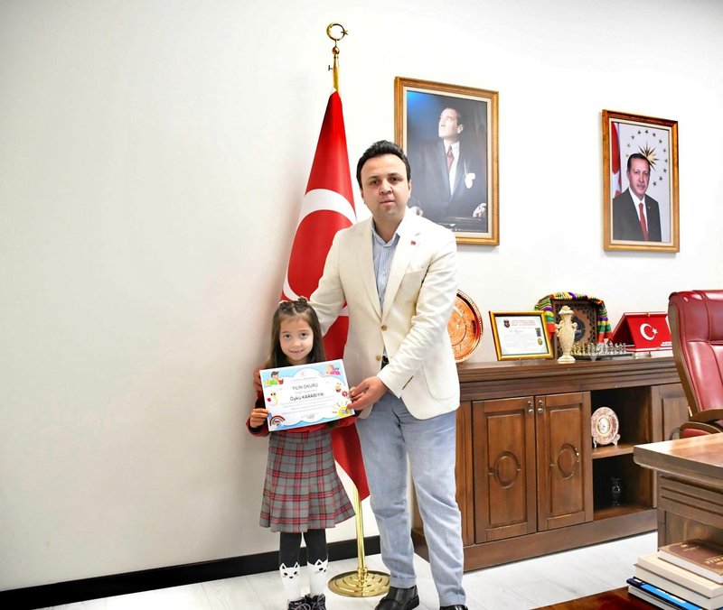 Kavaklıdere Kaymakamlığı'ndan 'Bir Kitap Bir İnsan' Projesiyle Okuma Kültürüne Destek - Görsel 3