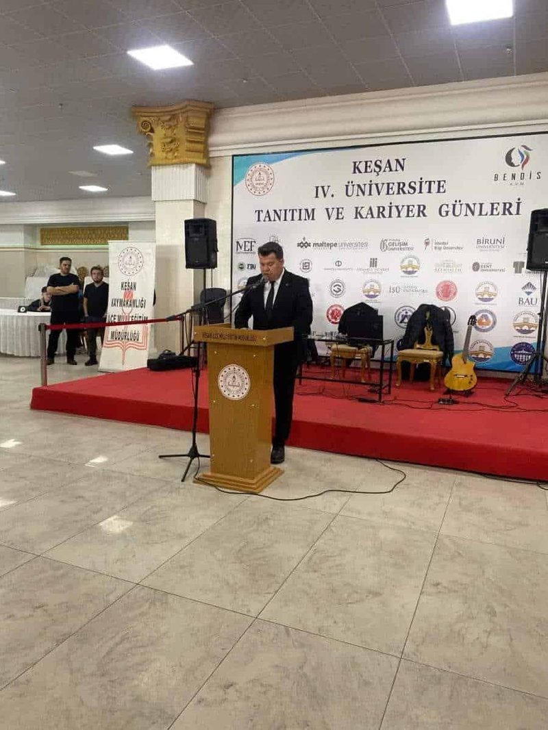 Keşan'da Üniversite Tanıtım ve Kariyer Günü: 40 Üniversite, 3000 Öğrenci Buluştu - Görsel 2