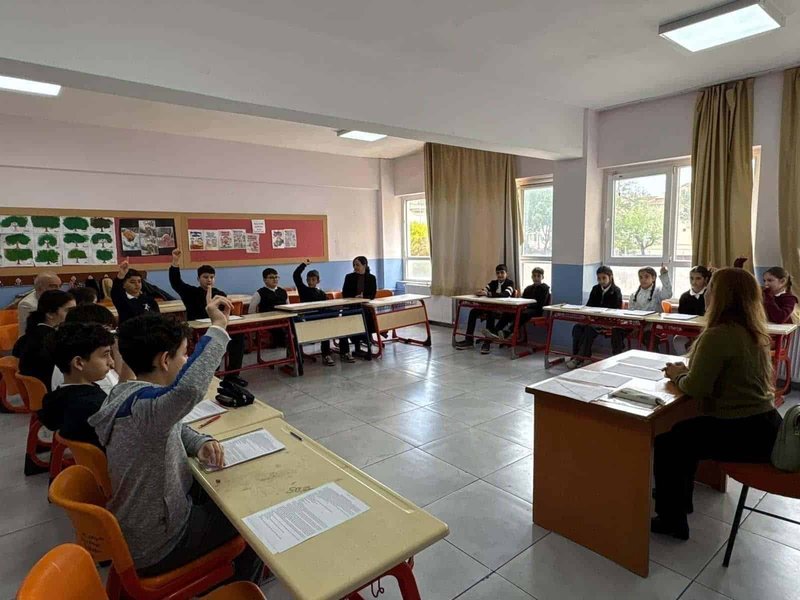 Marmaris'te Kütüphaneler Haftası'nda Öğrencilerden 'Kaşağı' Hikayesine Yaratıcı Yaklaşım - Görsel 4