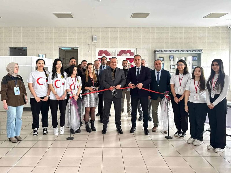 Mersin'de Genç Mucitler Geleceği Tasarlıyor: 12. TÜBİTAK Bilim Fuarı Açıldı - Görsel 2