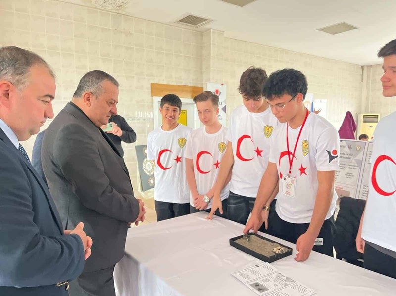 Mersin'de Genç Mucitler Geleceği Tasarlıyor: 12. TÜBİTAK Bilim Fuarı Açıldı - Görsel 5