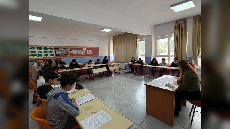 Muğla Marmaris'te Kütüphaneler Haftası'nda Okuma Halkası Etkinliği