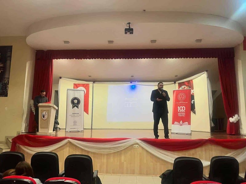 Samsun'da Kariyer Günü Etkinliği: Öğrencilere Meslek Yol Haritası Çizildi - Görsel 3