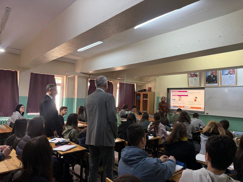 Soma Kaymakamlığı'ndan Gama Ortaokulu'na Ziyaret: Yeni Hizmet Binası İhalesi Yapılacak - Görsel 5