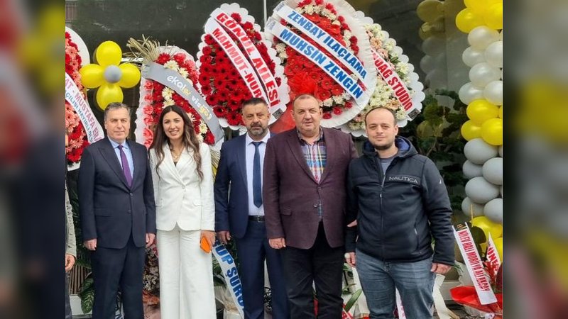 Turgutlu Kaymakamı Selami Kapankaya, Yeni Açılan Altın Çeyiz İş Yerini Ziyaret Etti