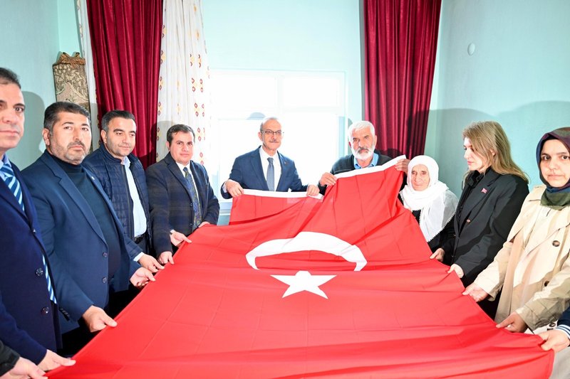 Vali Yavuz Akçadağ'da Deprem Sonrası İmar Çalışmalarını İnceledi, Muhtarlarla Buluştu - Görsel 5