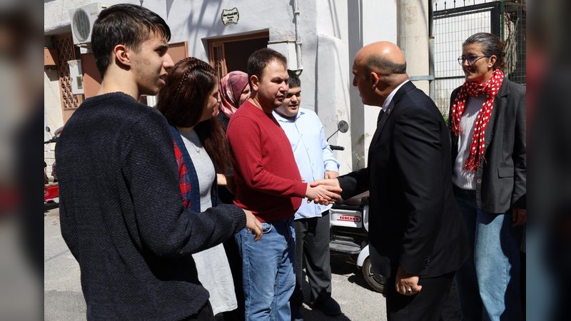 Akhisar Kaymakamı Mustafa Can'dan Gökyüzü Çocukları Derneği'ne Ziyaret