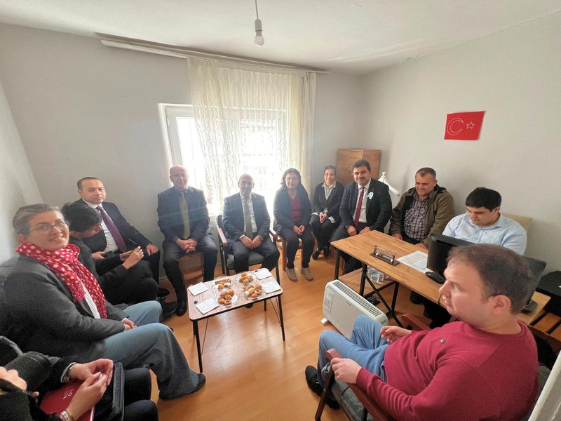 Akhisar Kaymakamı Mustafa Can'dan Gökyüzü Çocukları Derneği'ne Ziyaret - Görsel 3