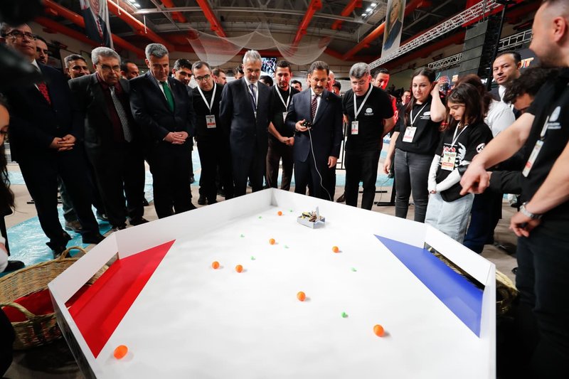 Hatay Robot Yarışması'nda Gençler Buluştu: Teknoloji ve Üretim Vurgusu - Görsel 4