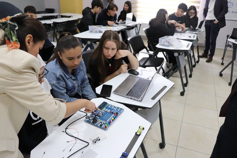 Orhan Dengiz Anadolu Lisesi'nde Robotik ve Hız Ölçüm Etkinliği - Görsel 4