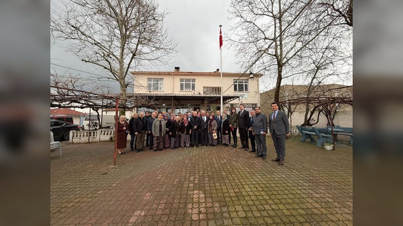 Vali Uğur Turan, Kırklareli'nin Yenibedir Köyü'nde Üreticilerle Buluştu