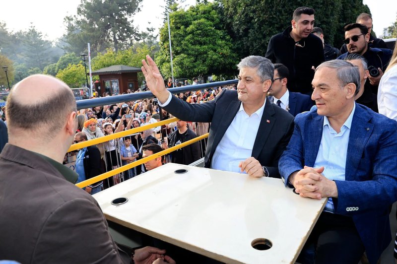 Adana'da 14. Uluslararası Portakal Çiçeği Festivali Korteji Coşkuyla Geçti - Görsel 2