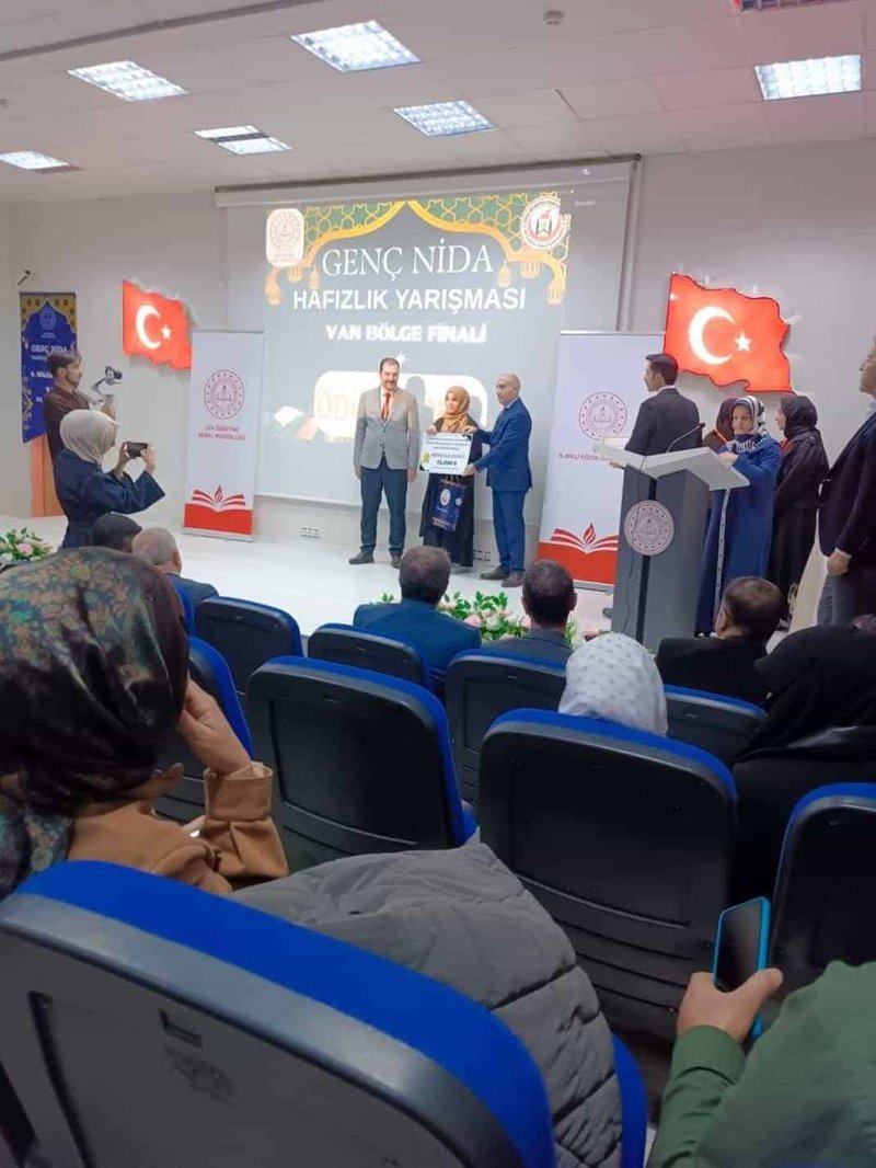 Bitlis'ten Büyük Başarı: Genç Nidâ Hafızlık Yarışması'nda Bölge Birinciliği - Görsel 2