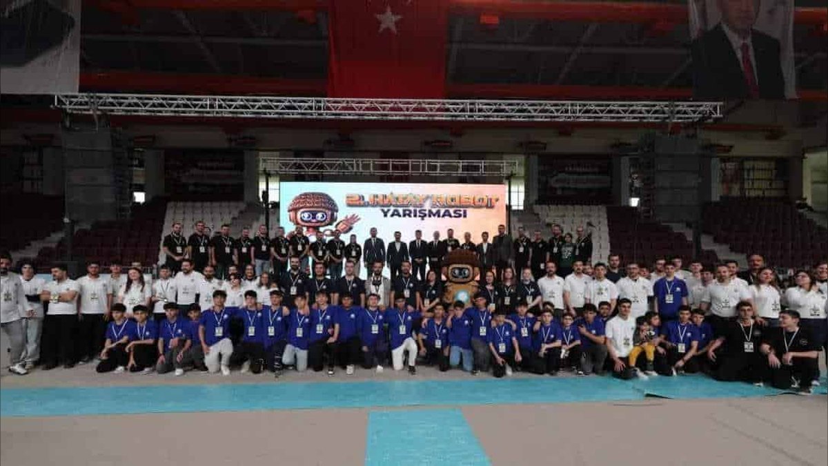Hatay Robot Yarışması Sona Erdi: Öğrenciler Bilim ve Teknolojiye Adım Attı