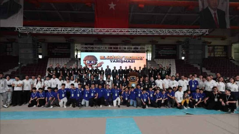Hatay Robot Yarışması Sona Erdi: Öğrenciler Bilim ve Teknolojiye Adım Attı