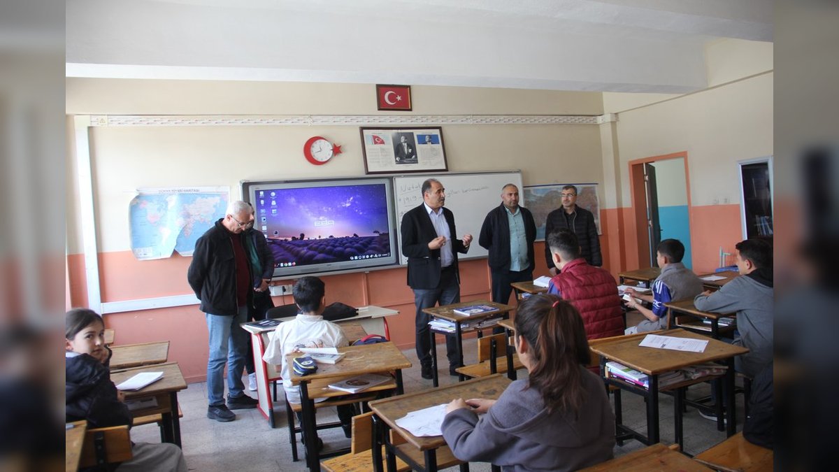 Iğdır İl Milli Eğitim Müdürü Tuzluca'da Öğrencilerle Buluştu: DYK Kursları ve Maarifin Kalbinde Çocuk Teması Vurgulandı