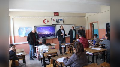 Iğdır İl Milli Eğitim Müdürü Tuzluca'da Öğrencilerle Buluştu: DYK Kursları ve Maarifin Kalbinde Çocuk Teması Vurgulandı