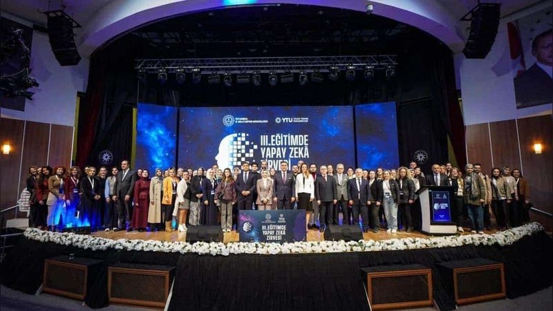 İstanbul'da Yapay Zeka Zirvesi: Eğitimde Dönüşüm Vurgusu