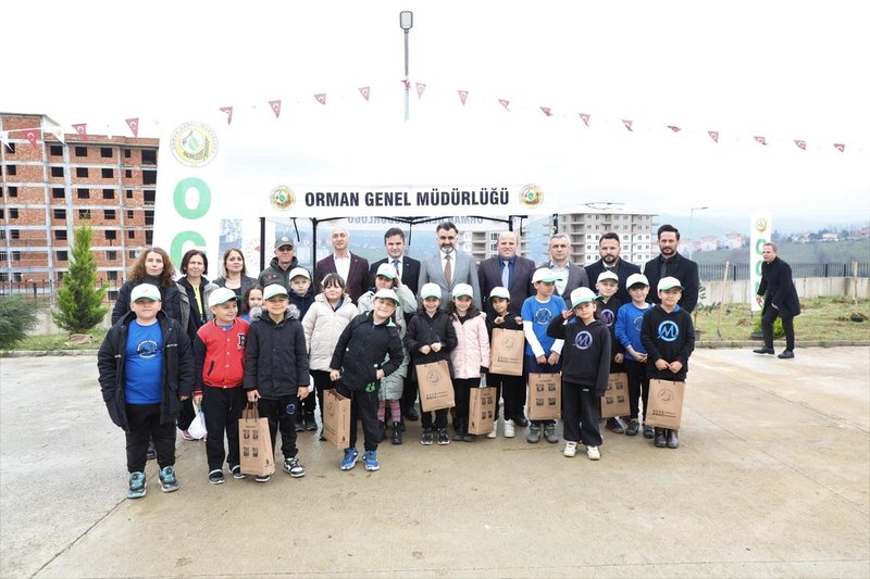 Ordu'da Orman Haftası Coşkusu: Fidan Dikimi ve Resim Sergisiyle Doğa Bilinci Artırıldı - Görsel 2