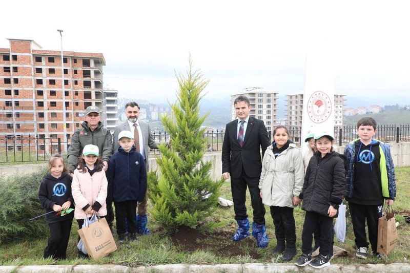 Ordu'da Orman Haftası Coşkusu: Fidan Dikimi ve Resim Sergisiyle Doğa Bilinci Artırıldı - Görsel 3
