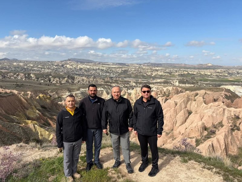 Vali Ali Fidan ve Heyeti Kapadokya'da Doğa Yürüyüşü ve Çavuşin Köyü Ziyareti Gerçekleştirdi - Görsel 2