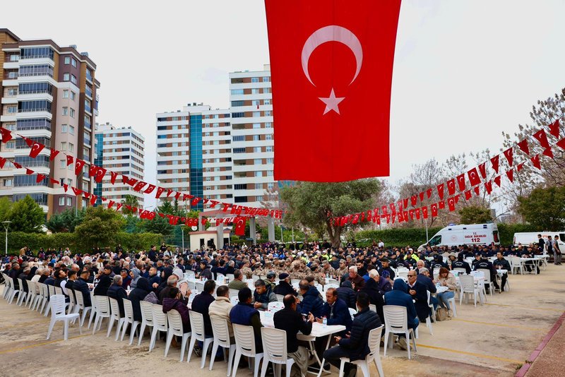 Vali Atilla Toros, Şehit Polis Memuru Serkan Ünal İçin Düzenlenen Mevlite Katıldı - Görsel 2