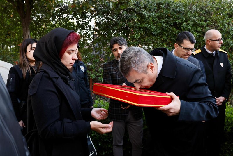 Vali Atilla Toros, Şehit Polis Memuru Serkan Ünal İçin Düzenlenen Mevlite Katıldı - Görsel 5