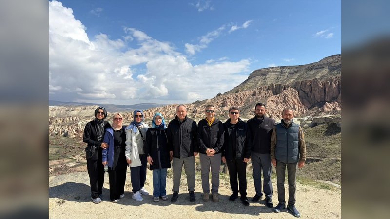 Vali Fidan, Avanos'ta Doğa Yürüyüşüne Katıldı, Esnafla Buluştu