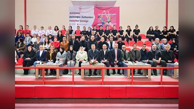 Vali Yılmaz ve Milli Voleybolcu Meryem Boz'dan Çocuk Evleri'ndeki Kız Çocuklarına Voleybol Şenliği