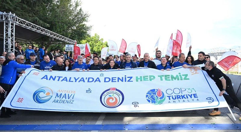 21. Uluslararası Runtalya Maratonu Antalya'da Başladı: 82 Ülkeden 10 Bin Sporcu Katıldı - Görsel 2