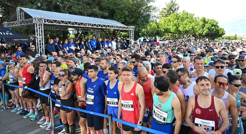 21. Uluslararası Runtalya Maratonu Antalya'da Başladı: 82 Ülkeden 10 Bin Sporcu Katıldı - Görsel 4
