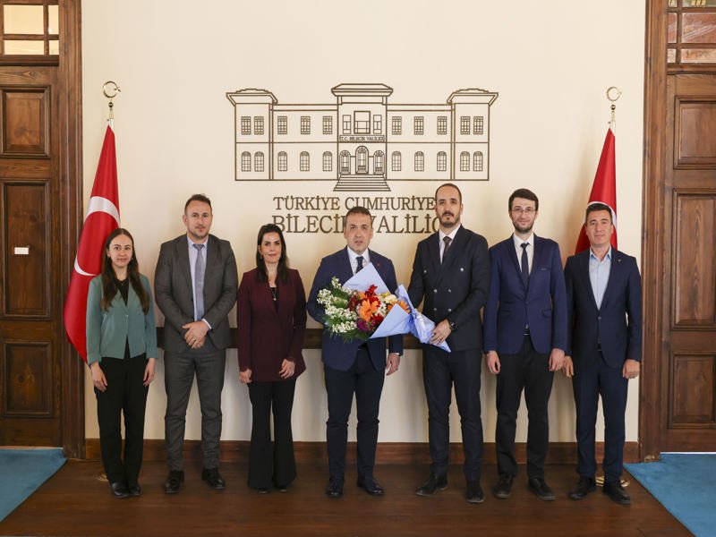 Bilecik Valisi Sözer, 62. Kütüphane Haftası Kapsamında "Yılın Okuru" Ödüllerini Takdim Etti - Görsel 5