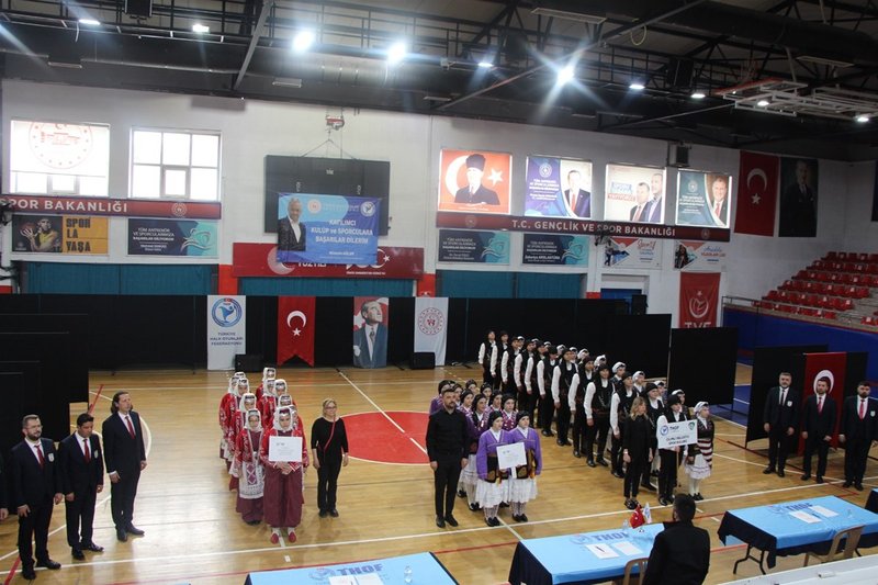 Düzce'de Halk Oyunları İl Birinciliği Yarışmaları Tamamlandı - Görsel 3