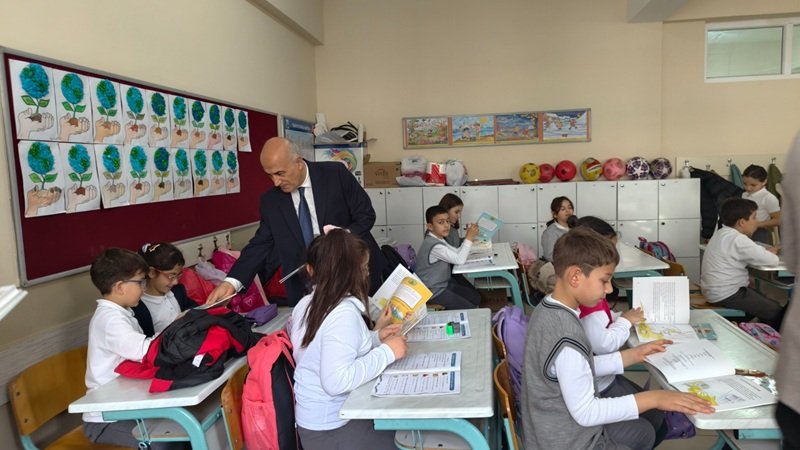 Gemlik Kaymakamı Osman Aslan Canbaba'dan Okullara Ziyaret - Görsel 3