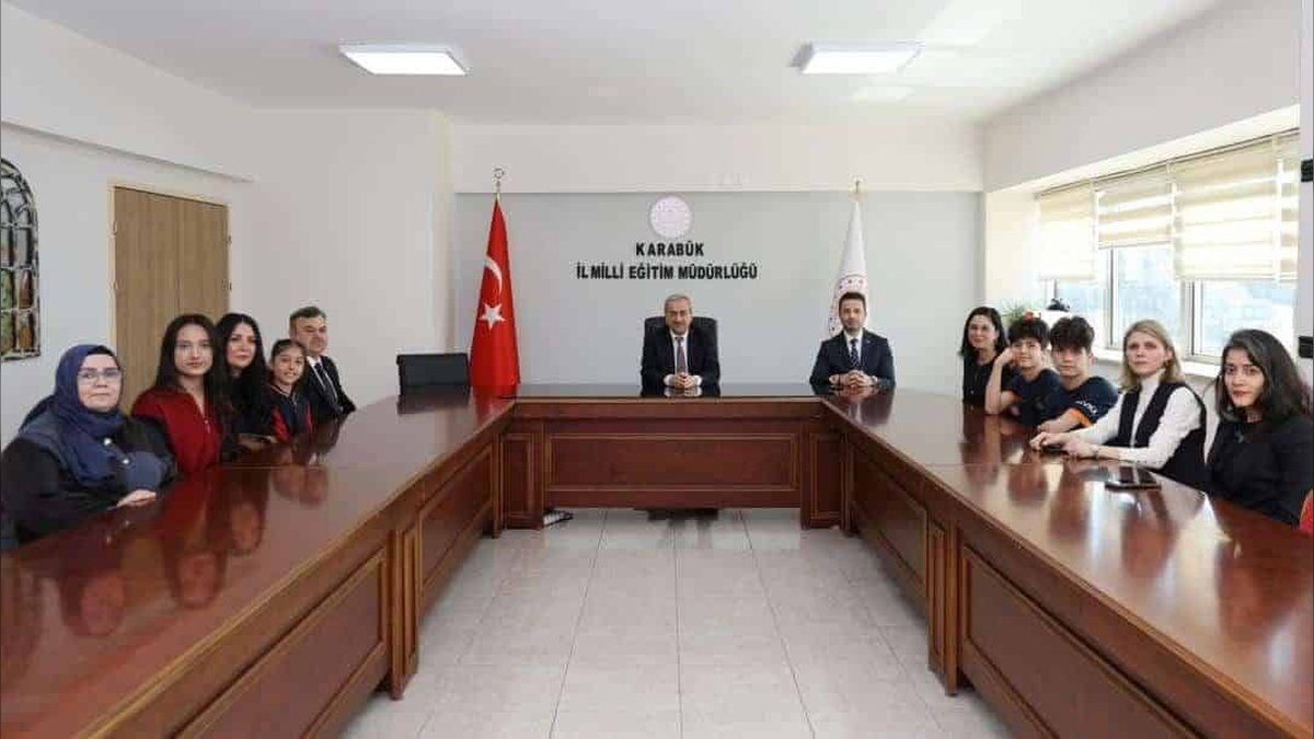 Karabük İl Milli Eğitim Müdürü Nevzat Akbaş, Başarılı Öğrenci ve Öğretmenleri Ağırladı