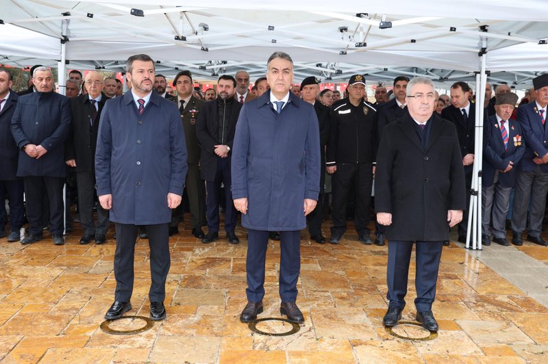 Karabük'ün 89. Kuruluş Yıl Dönümü Etkinlikleri Çelenk Sunumuyla Başladı - Görsel 3