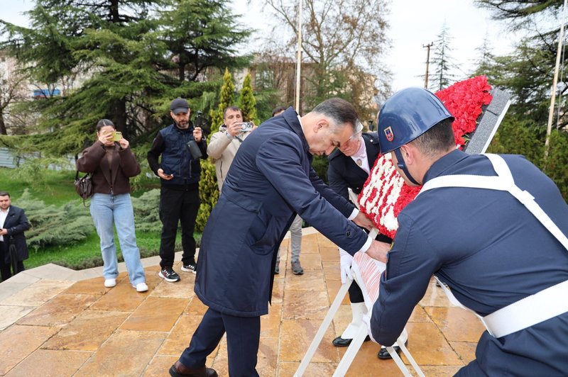 Karabük'ün 89. Kuruluş Yıl Dönümü Etkinlikleri Çelenk Sunumuyla Başladı - Görsel 4