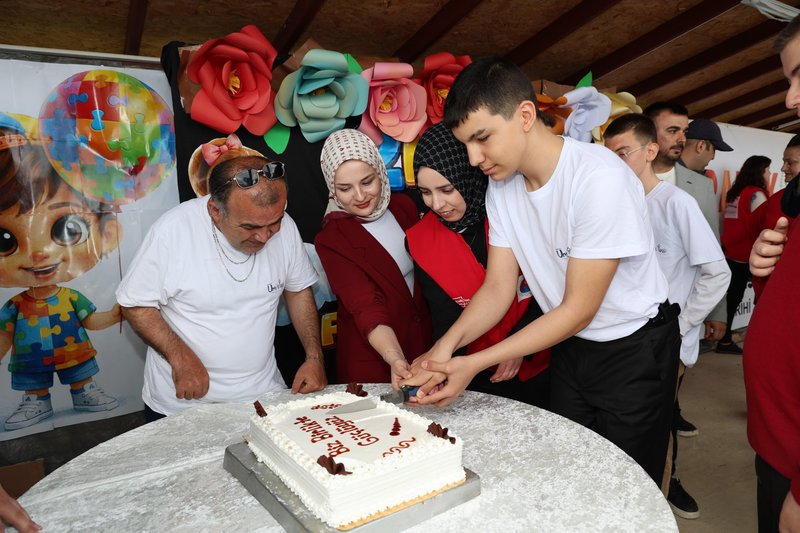 Karabük Valisi Oktay Çağatay Otizm Farkındalık Günü Etkinliğine Katıldı - Görsel 2