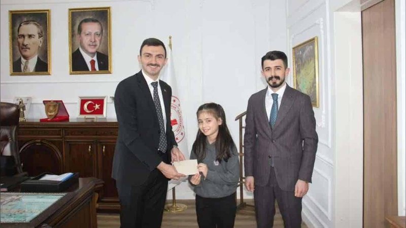 Köse'de TÜBİTAK Bölge Birincisi Öğrencilere Kaymakam'dan Ödül