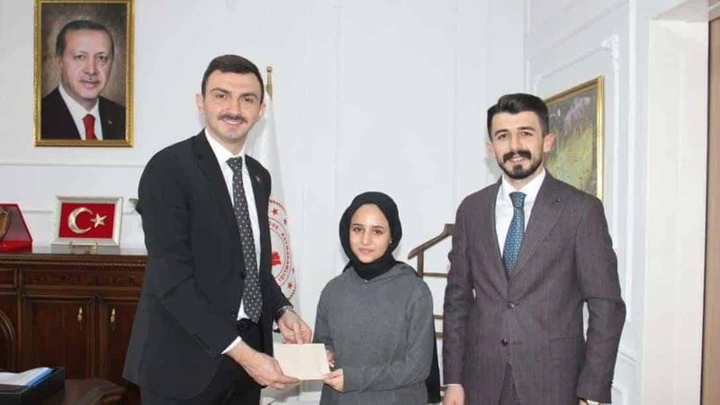 Köse'de TÜBİTAK Bölge Birincisi Öğrencilere Kaymakam'dan Ödül - Görsel 2