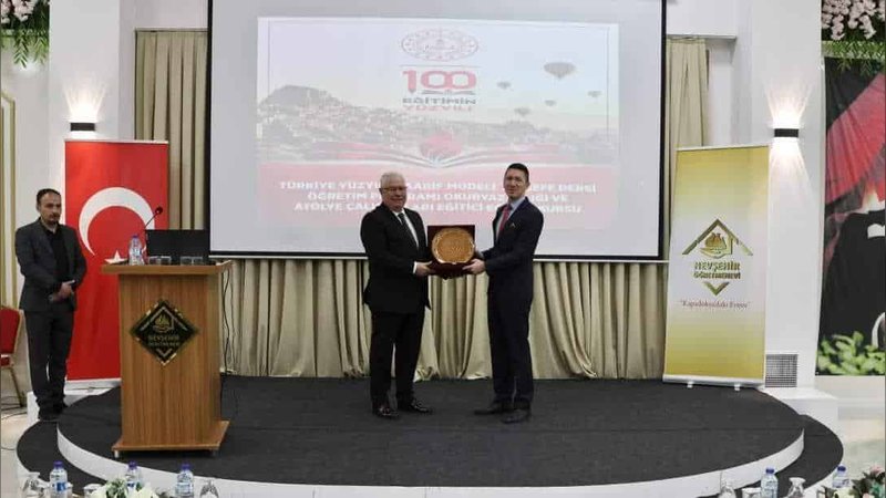 Nevşehir'de Maarif Modeli Felsefe Dersi Eğitici Eğitimi Başladı