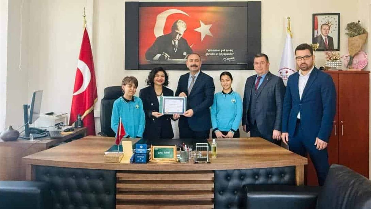 Ocaklar İlk/Ortaokulu'ndan Uluslararası Kalite Etiketi ve Ulusal Kalite Belgesi Başarısı