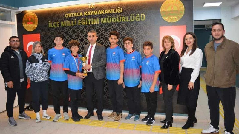 Ortaca Bahçeşehir Koleji Öğrencileri Okul Sporlarında Derece Elde Etti, İlçe Milli Eğitim Müdürü'nü Ziyaret Etti