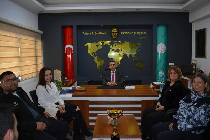 Ortaca Bahçeşehir Koleji Öğrencileri Okul Sporlarında Derece Elde Etti, İlçe Milli Eğitim Müdürü'nü Ziyaret Etti - Görsel 2