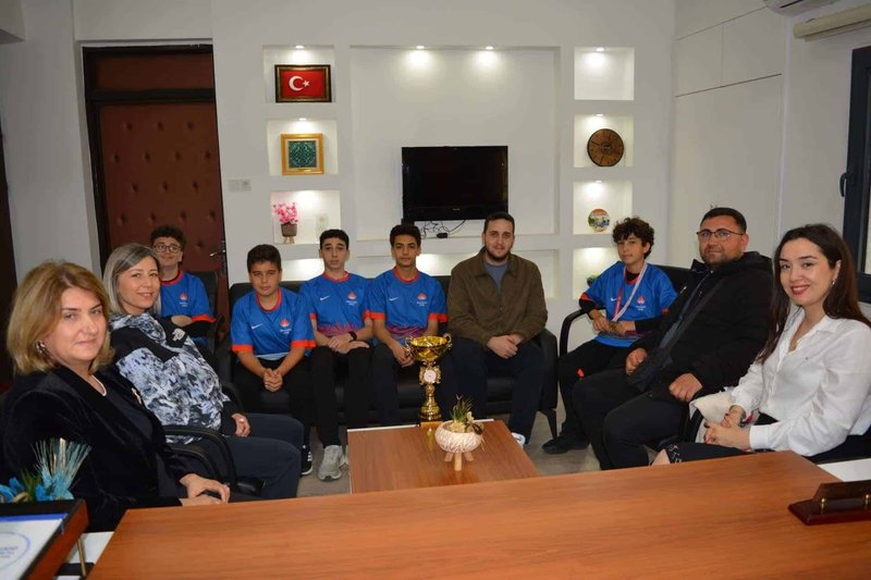 Ortaca Bahçeşehir Koleji Öğrencileri Okul Sporlarında Derece Elde Etti, İlçe Milli Eğitim Müdürü'nü Ziyaret Etti - Görsel 3