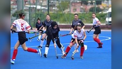 Osmaniye'de Okul Sporları Hokey Grup Birinciliği Başladı: 450 Sporcu Sahada