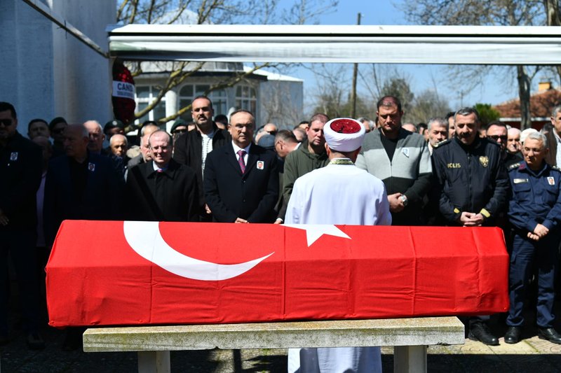 Tekirdağ Valisi Soytürk, Gazi Polis Memuru Kayalı'nın Cenaze Törenine Katıldı - Görsel 5