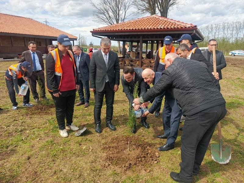 Terme'de Fidan Dikimi Etkinliği: Geleceğe Nefes Olacak Fidanlar Toprakla Buluştu - Görsel 4